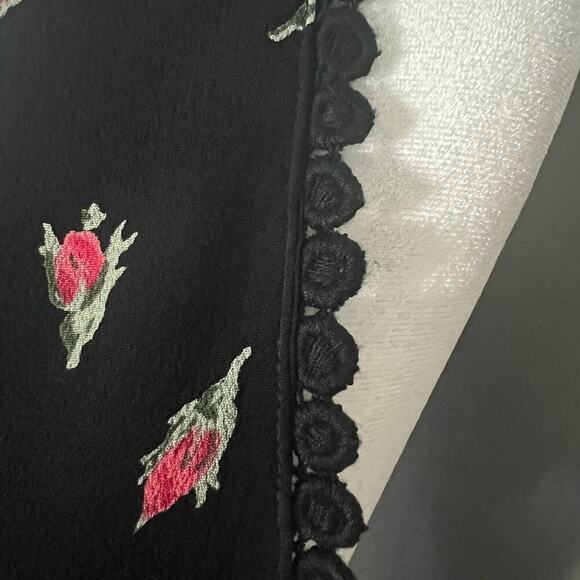 Topshop Petite Woman’s Rose Floral Print Black Summer Lace Trim Romper- Size 4 - Picture 9 of 11